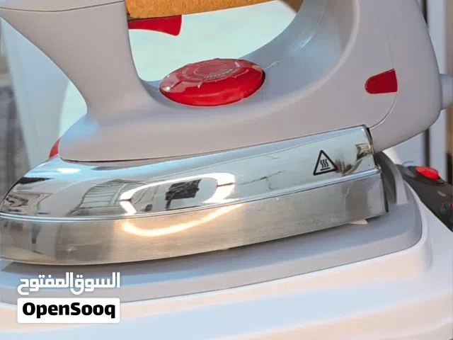 مكواة بخار احترافية مع قاعدة توليد بخار (Steam Station)