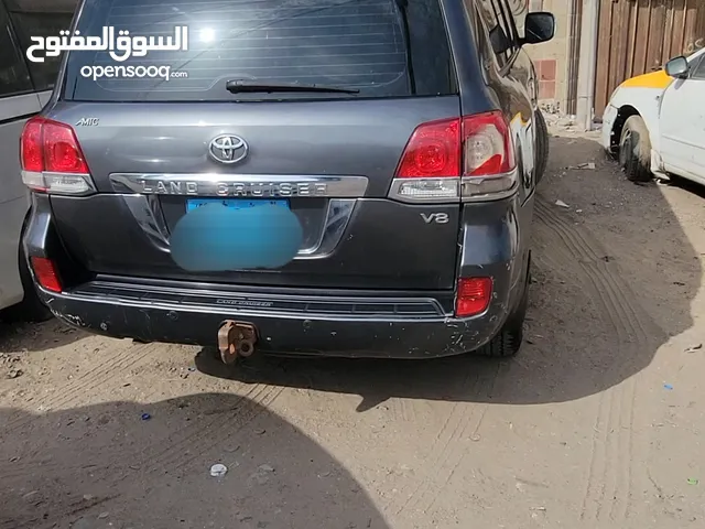 Used Toyota Land Cruiser in Aden