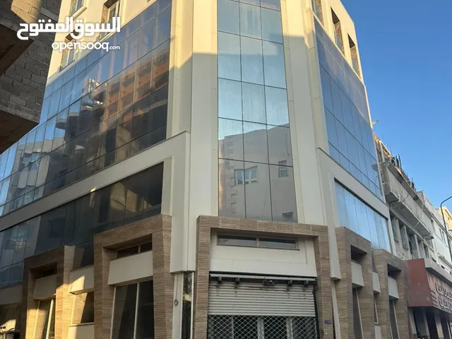 مبنى للبيع