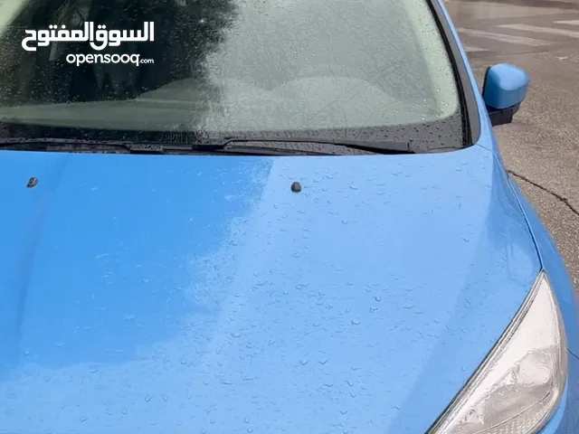 فورد فوكس 2018 هاتش باك ازرق ميتالك متور 1.5 تيربو نظام ايكو جير سبورت ايد اولى