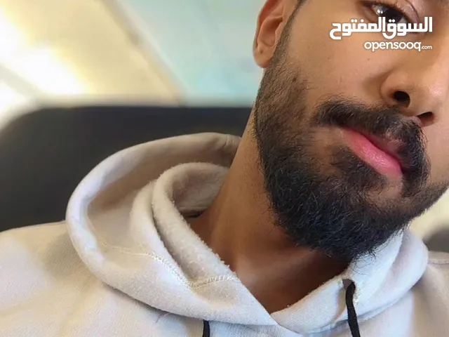 ايمن صلاح