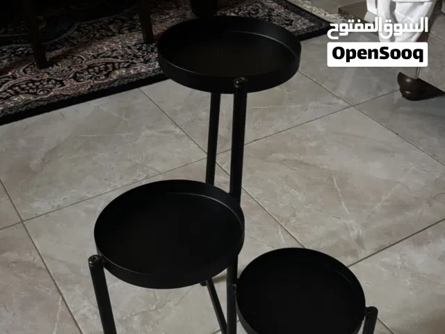 Adjustable plant stand