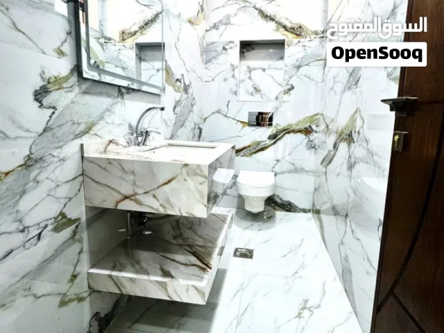 شقة ارضية للبيع من المالك مباااشرة  – 125م + ترس 20م – دفعة 20,000 وقسط 500 – موقع مميز وحيوي