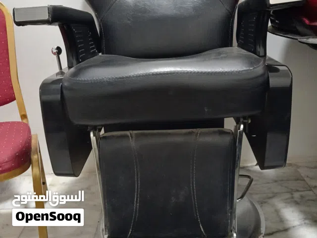 كراسي حلاقة طيارة نظاف