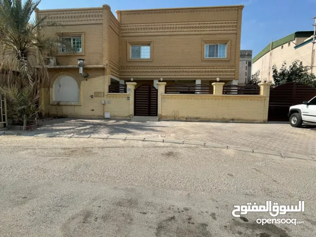 600 m2 More than 6 bedrooms Townhouse for Sale in Al Ahmadi Fahaheel