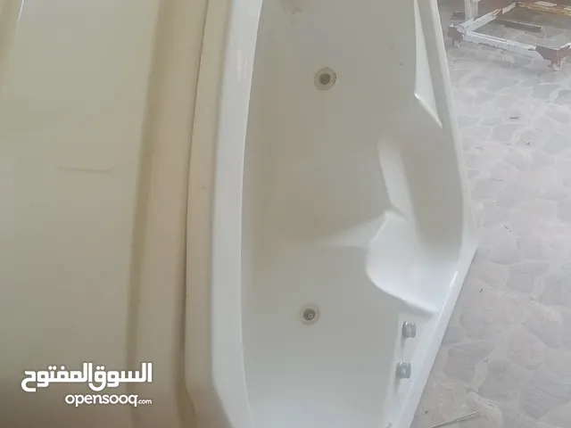 جاكوزي شبه جديد للبيع بسعر مغري