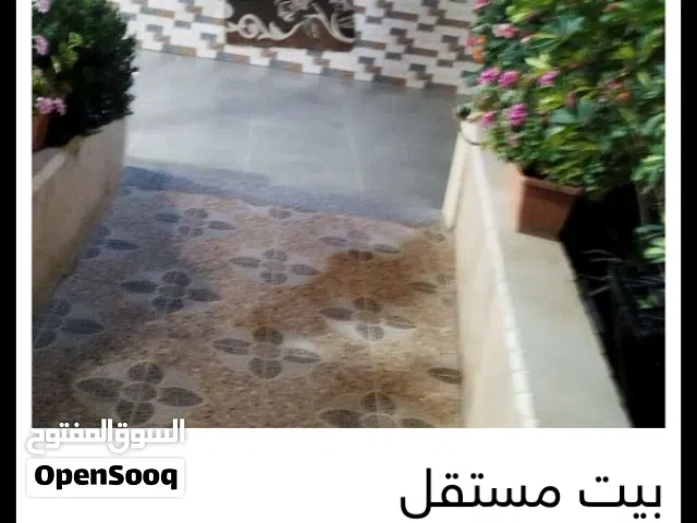 بيت مستقل في عقابا حي الزرعينة للبيع على مساحة أرض 520 متر تشطيب دلوكس مساحة البيت 140 متر مكون من 3