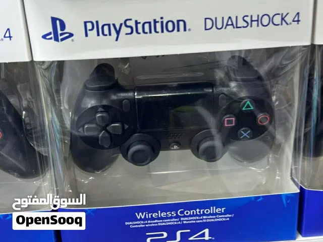 يدين بلاستيشن 4