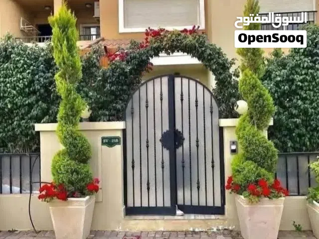 ڤيلا standalone في سراي بالتقسيط ع طريق السويس مباشره 15دقيقه من مطار القاهره و5 دقايق للتجمع sarai