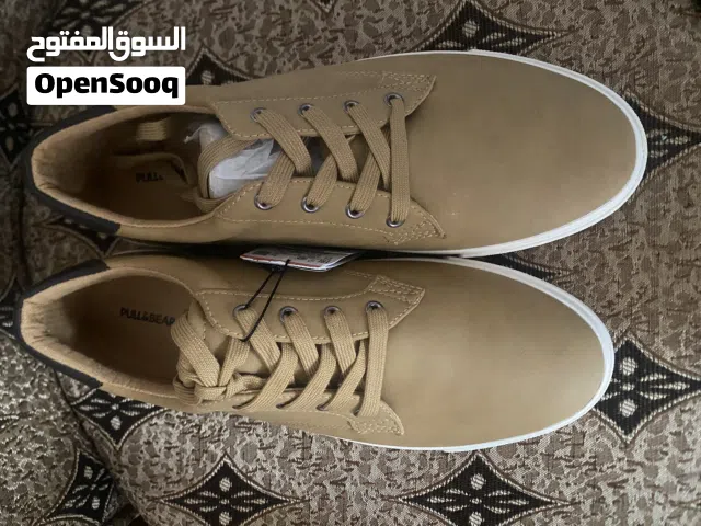 حذاء pull&Bear