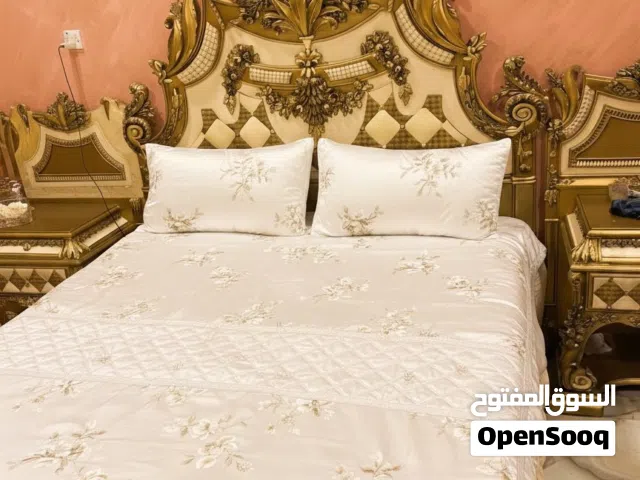 غرفه خشب مصري دمياطي نظيفه جدا  الكنتور 6 ابواب  الظهر خشب بلوك اصلي  الجربايه 220*180