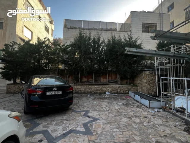 عماره سكنيه للبيع مع قطعه ارض على شارعين - بسعر مميز