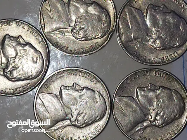 موجود عملات أجنبية وعربية للبيع