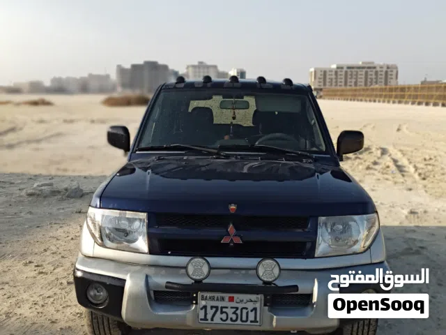 للبيع سياره ميتسوبيشي بجاره من حال  ممتازه مبين مسجل فل اوبشن فاتحه رنجات المنيوم مطلوب السعر 700 bd