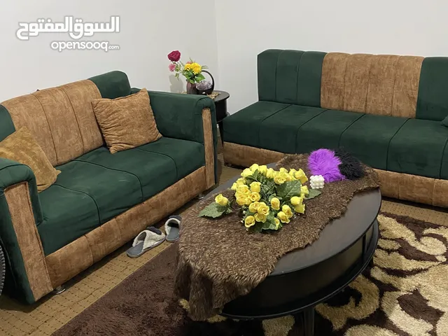 كنباي مستعملة بحالة الوكالة ما حن طاولة كبيرة بطولتين صغار