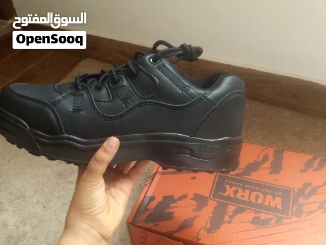 بوت اسود للبيع ماركة امريكية