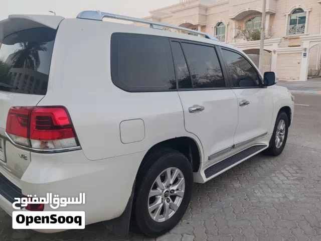 2016 Toyota Land Cruiser GXR
