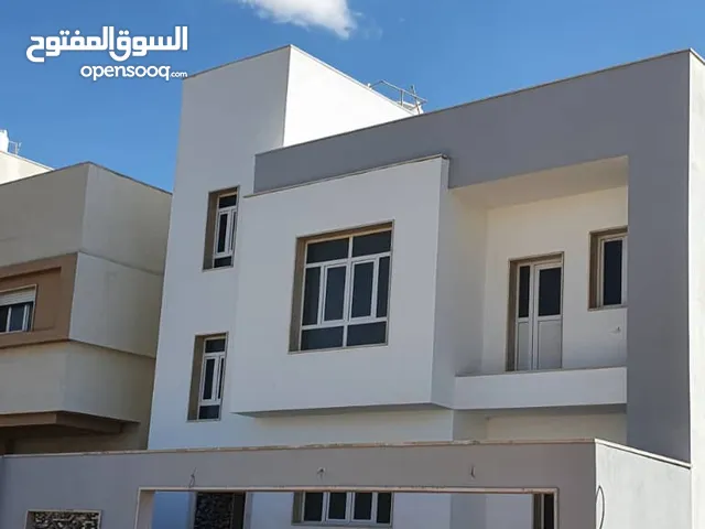 200 m2 More than 6 bedrooms Villa for Rent in Tripoli Al-Serraj