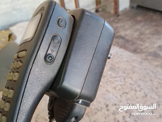 تلفون  سياره مع حامله مع سماعه سبيكر تلفون سياره  بالسعر الي بدك إياه والله شغال بس انا مش بحاجته