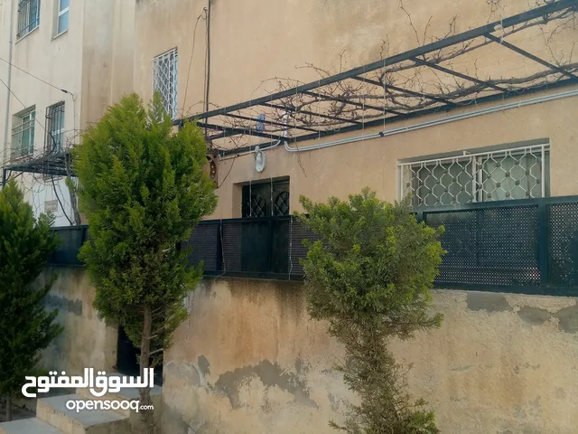 121 m2 5 Bedrooms Townhouse for Sale in Amman Al-Marqab