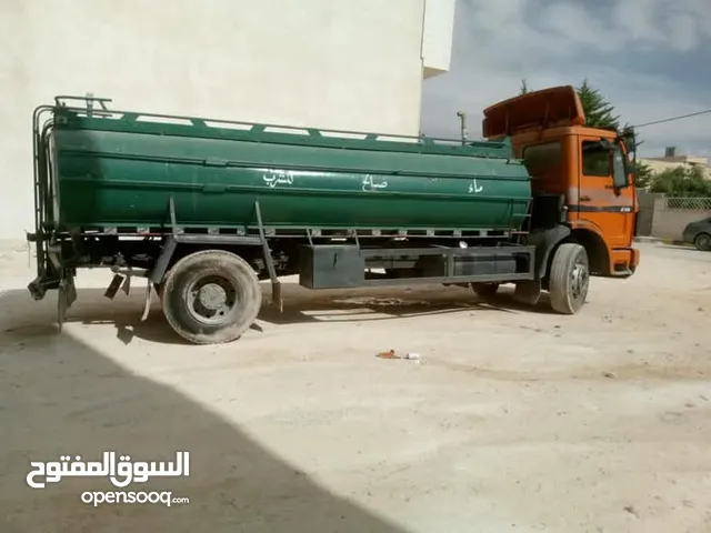 تنك ماء للبيع مرسيدس برجا 82 مرخص لشهر 6 ماتور و قير و بككس فحص الماتور 6بي قير برميل