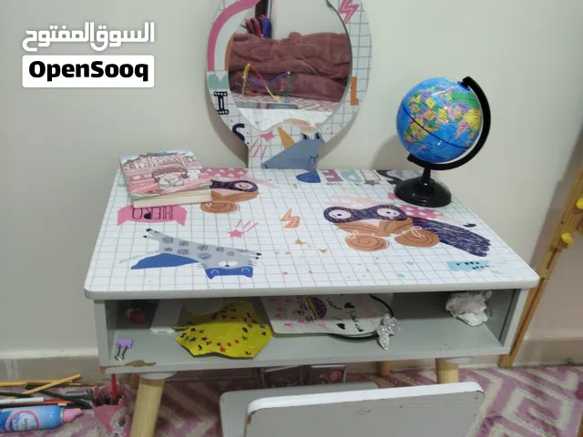 تسريحة اطفال مع كرسي  مناسبة لعمر من 2-5 سنوات. سعرها 25