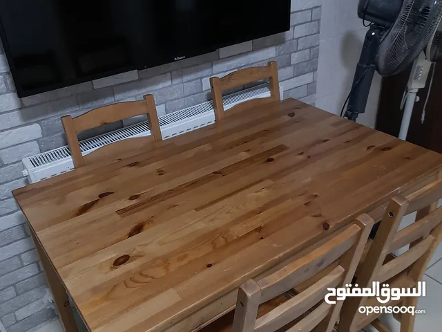 طاوله خشب بحاله الوكاله