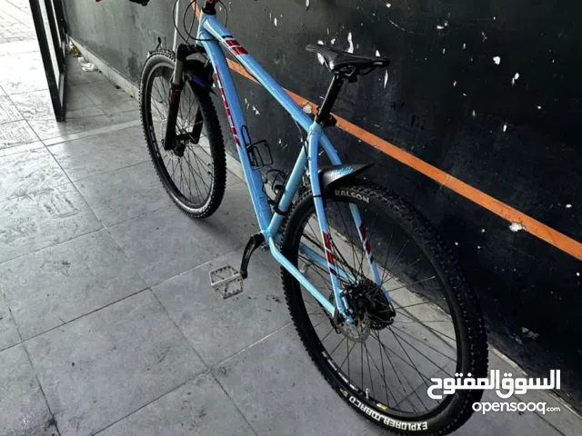 للبيع دراجة Trek ماونتن بايك اصليه