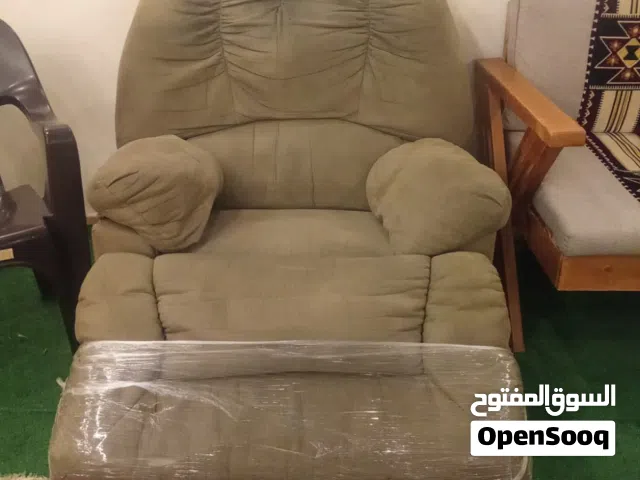 كرسي هزاز نظيييييف بقراطيسه