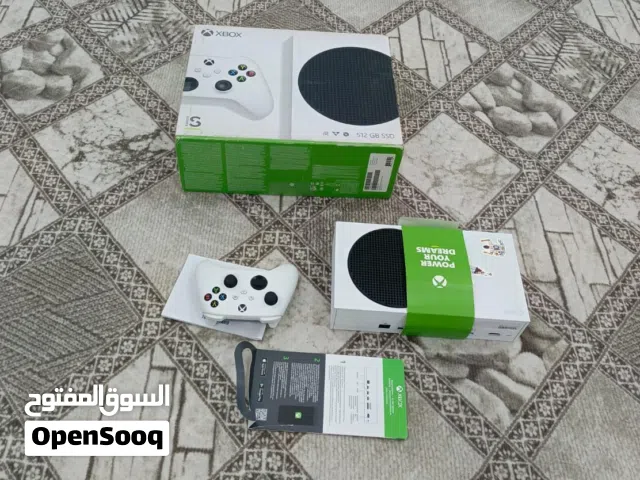 اكس بوكس سيريس اس نضيف جداً استعمال قليل مع هارد خارجي واحد تيرا
