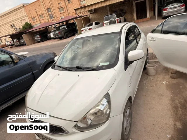 2020 ميتسوبيشي ميراج Standard