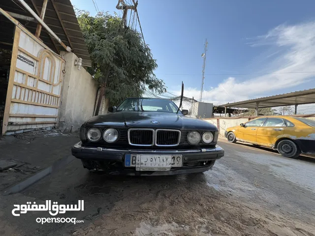 740 V8 BMW 1993 بإسمي  شرط مداور  تخم تاير ، جعمقة ، باتري بور ستيرن كله جديد