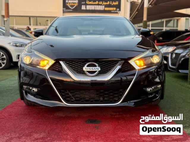 The 2018 Nissan Maxima in black is considered one of the most distinctive sporty luxury sedans, comb