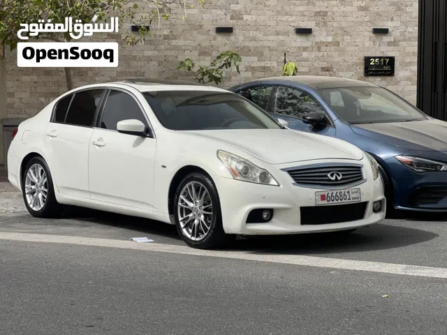 2011 إنفينيتي G37