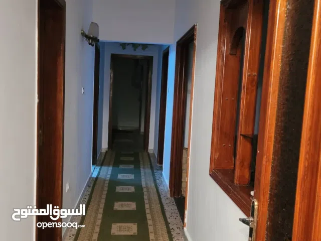 شقة للبيع في شارع عمر المختار