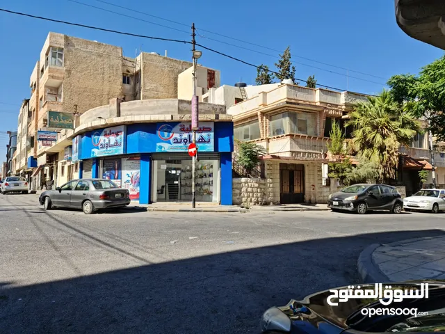 مبنى يصلح لعيادات اختصاص، معاهد، جمعيات، صالات افراح بسعر مغري جداا