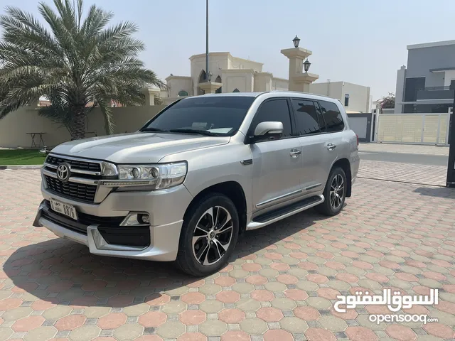 Used Toyota Land Cruiser in Sharjah