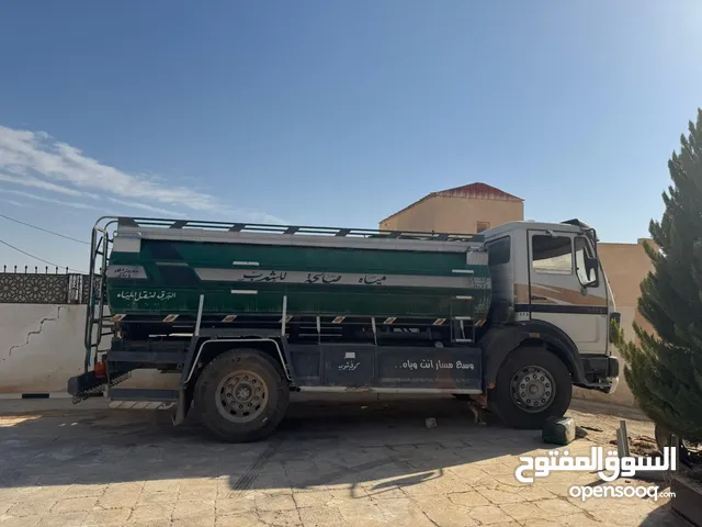 تنك ماء مرسيدس موديل 1983 لون ابيض