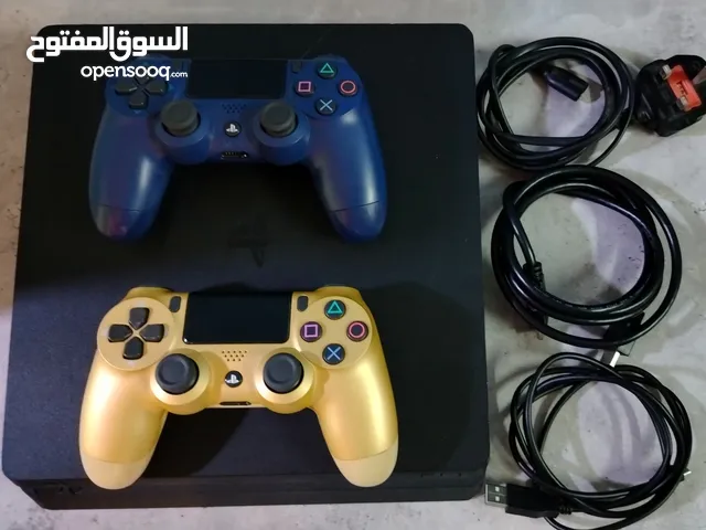 PlayStation 4 Bundle (Console, 2x controllers, all cables) For Sale!!!!