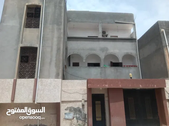 منزل للبيع خلف مسجد القادسية فرصة يجي حتا تجاري وقابل لنقاش لان الورتة مستعجلين