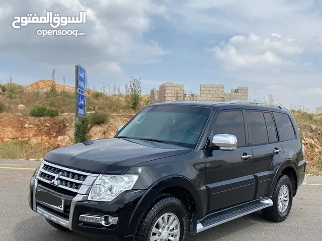 Mitsubishi Pajero GLS 3.5L 2015 ميتسوبيشي باجيرو 4*4 2015 للبيع