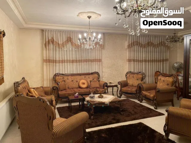 شقة مميزة وتشطيب فاخر وموقع مميز للبيع بسعر مغري (اكبر اسكان من حيث المساحة في السلط كاملة)