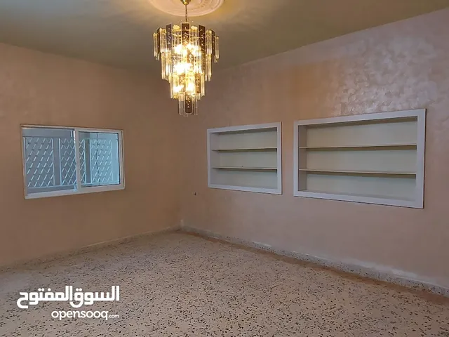 187 m2 3 Bedrooms Townhouse for Sale in Zarqa Al Hawooz