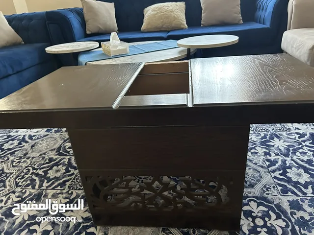 طاوله وسط لون بني