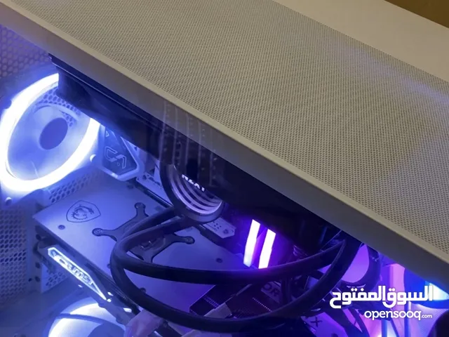 كمبيوتر مخصص للألعاب بمواصفات قوية