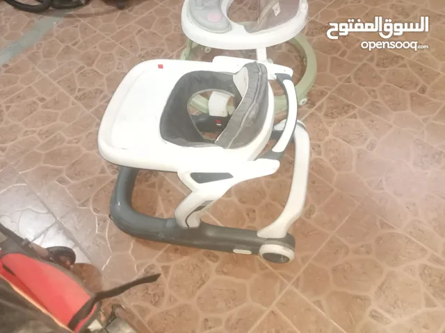 يوجد عدد مشايات الاطفال بحاله نظيفة وممتازه سعر الواحده 5 دينار