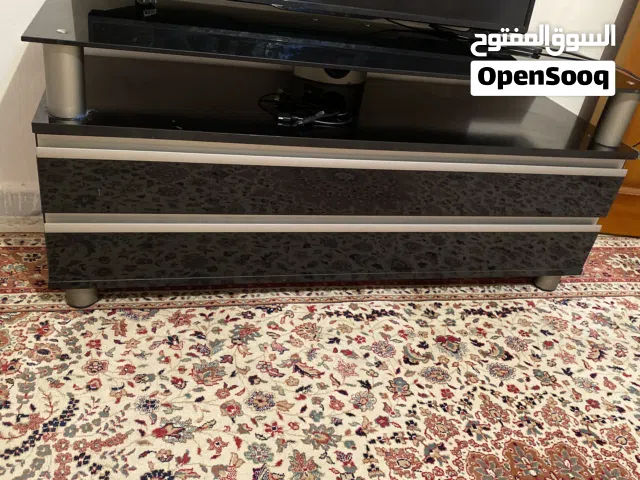 طاولة تلفزيون