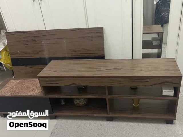 طاولة تلفزيون