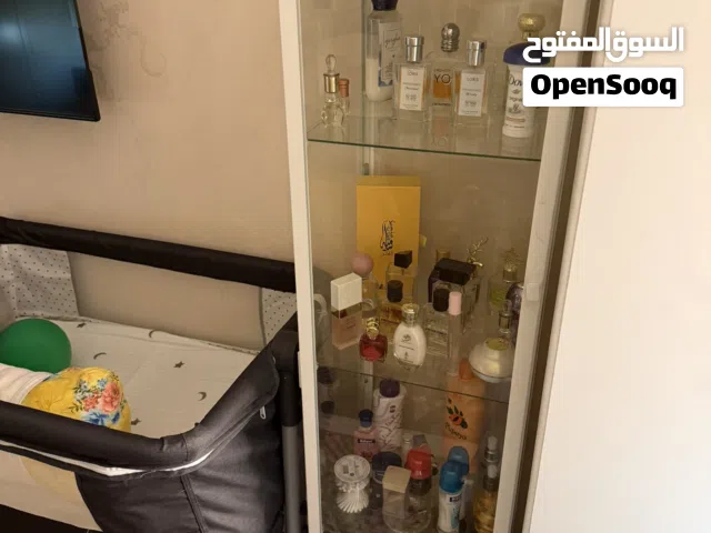 للبيع كبت عطور ( خزانه من ايكيا )