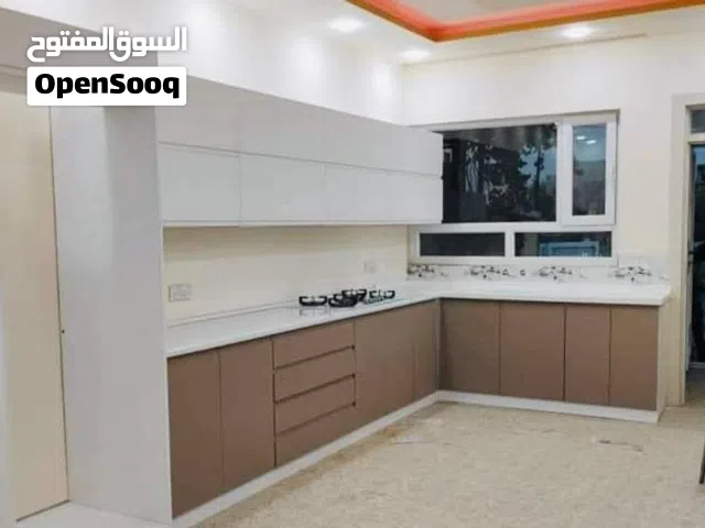 كاونتر خشب تركي اصلي درجة اولى سمك 18ملم مقام للحرارة والرطوبة ارتفاع الكاونتر 220سم.